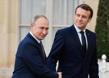 ماكرون : لا استطيع تفسير تصرفات بوتين ..