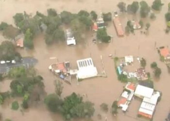 أستراليا .. إجلاء آلاف السكان من جنوب شرق البلاد جراء السيول والفيضانات