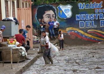 فنزويلا .. 13 قتيلا و3 مفقودين حصيلة ضحايا الأمطار الغزيرة