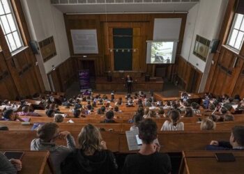 زيادة عدد المنح المجانية للسوريين في الجامعات الروسية