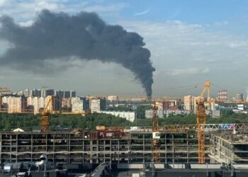 موسكو .. حريق هائل في مستودع للإطارات المستعملة بمنطقة دجيرجينسكي