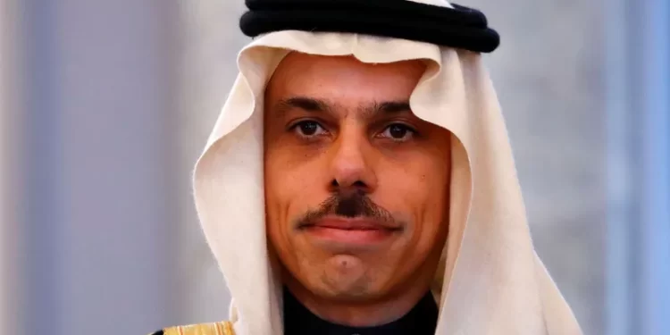 الإعلام الإيراني يكشف عن زيارة وشيكة لوزير الخارجية السعودي إلى طهران