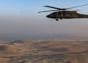 الاحتلال الأمريكي يقر بإصابة 22 جندياً له جراء تحطم مروحيتهم في الجزيرة السورية