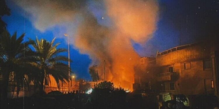 السويد تندد بالهجوم على سفارتها في بغداد ردا على حرق القرآن