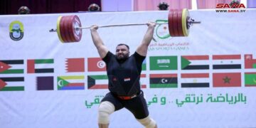 معن أسعد يضيف ميدالية ذهبية جديدة لسورية في رفعة النتر في الدورة العربية بالجزائر