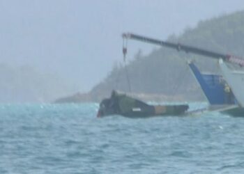 استراليا ..مصرع أفراد طاقم مروحية تحطمت قبالة سواحل البلاد