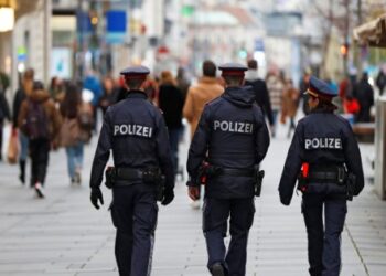 اعتقال 9 أشخاص بتهمة التخطيط لهجمات إرهابية في ألمانيا وهولندا