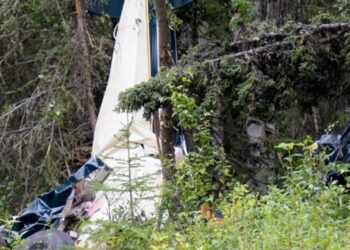 مصرع شخصين وإصابة ثلاثة آخرين بتحطم طائرة في ولاية ألاسكا الأمريكية