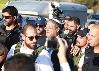 الاحتلال يسهل حيازة السلاح للمستوطنين واستخدامه ضد الفلسطينيين