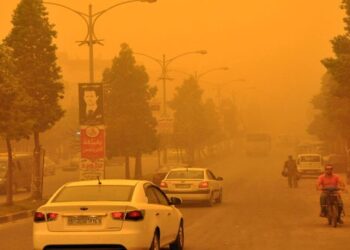 تحذير من الأجواء السديمية المغبرة مساء اليوم وصباح الغد ..