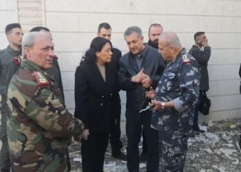 وزارة الإدارة المحلية والبيئة ومحافظة دمشق يتابعان عمليات الإنقاذ في الموقع الذي تعرض للعدوان