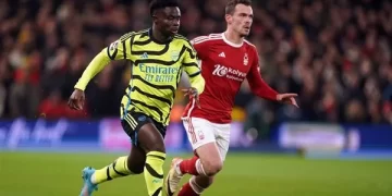 آرسنال يفوز على نوتينغهام فورست بثنائية في الدوري الإنكليزي