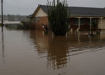 تحذيرات من فيضانات وسيول خطيرة في استراليا